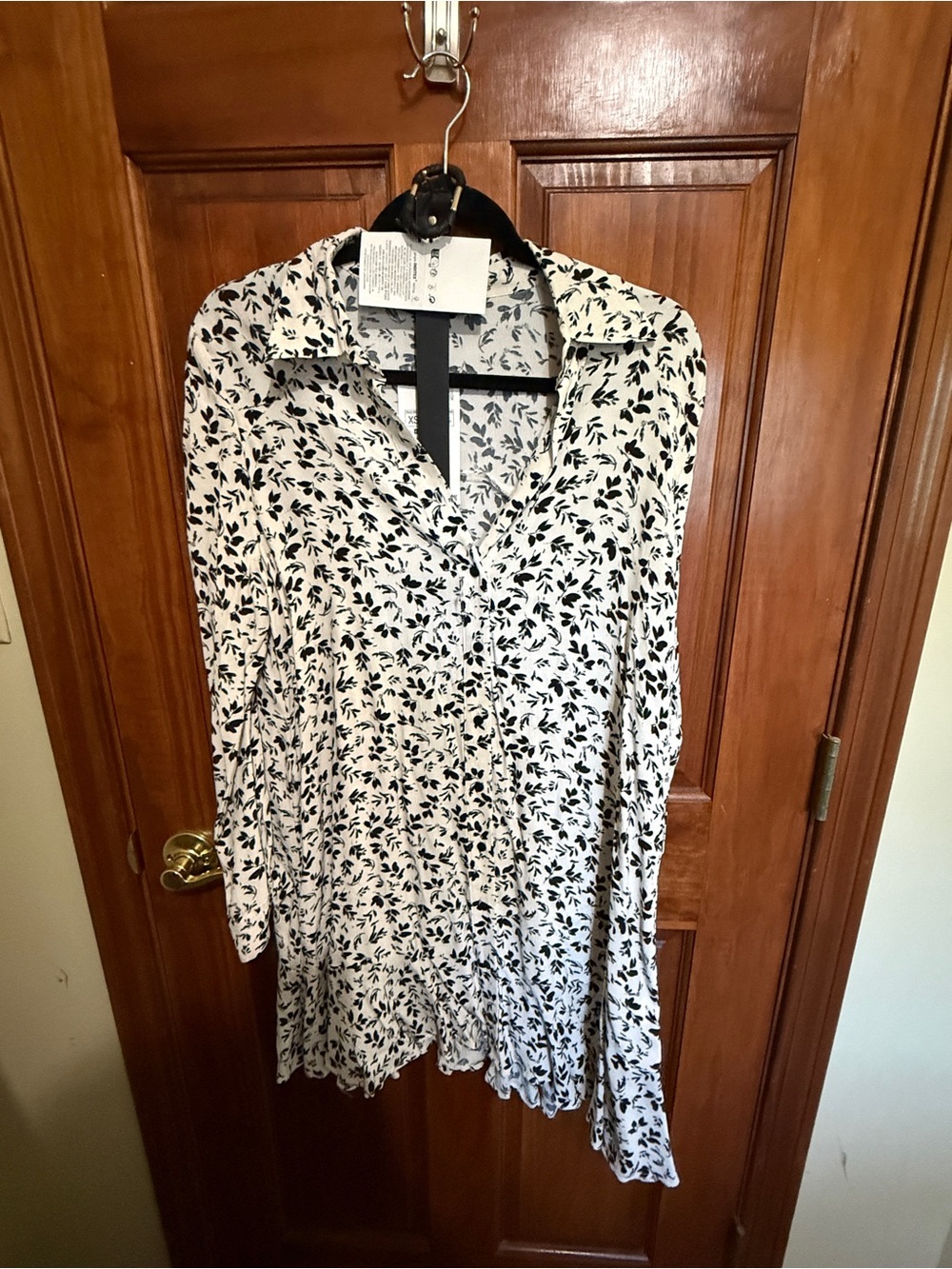 NWT! Zara White Shift Dress with Black Floral Print